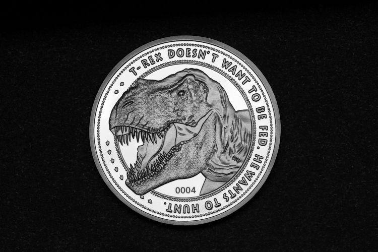 Jurassic Park sběratelská mince 25th Anniversary T-Rex (silver p - Kliknutím na obrázek zavřete