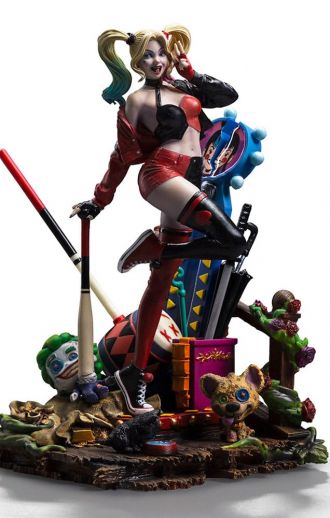 DC Comics Deluxe Art Scale Socha 1/10 Harley Quinn (Gotham City