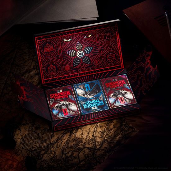 Stranger Things herní karty Box Set (3 Decks) - Kliknutím na obrázek zavřete