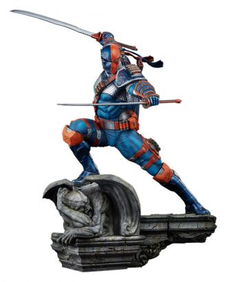 DC Comics Premium Format Socha Deathstroke 61 cm