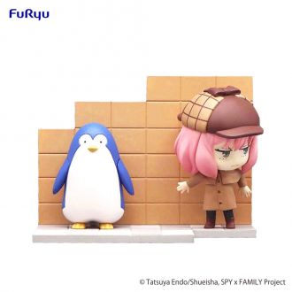 Spy x Family Hold Figure PVC Socha Anya & Penguin 10 cm