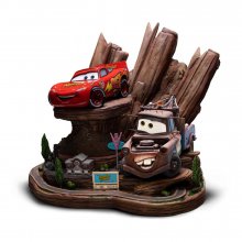 Cars Deluxe Art Scale Socha 1/10 Lightning Mcqueen & Tow Mater