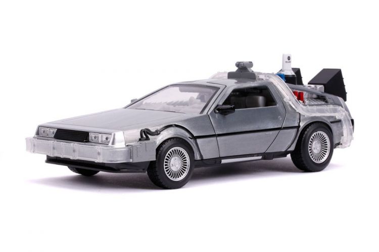 Back to the Future II Hollywood Rides kovový model 1/24 DeLorea - Kliknutím na obrázek zavřete