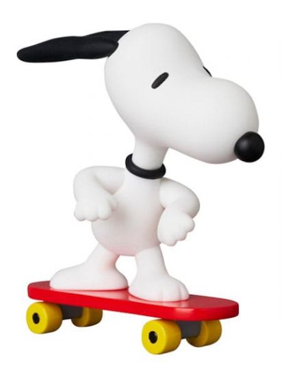 Peanuts UDF Series 17 mini figurka Skateboard Snoopy 7 cm - Kliknutím na obrázek zavřete