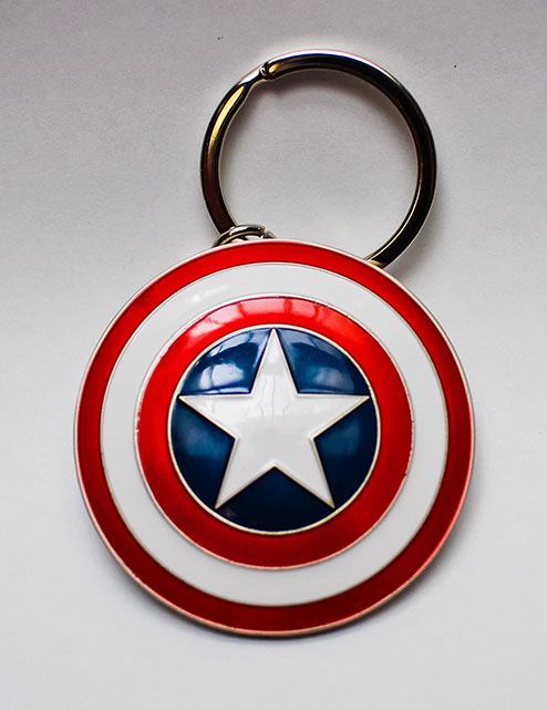 Marvel Comics kovový přívěšek na klíče Captain America Shield